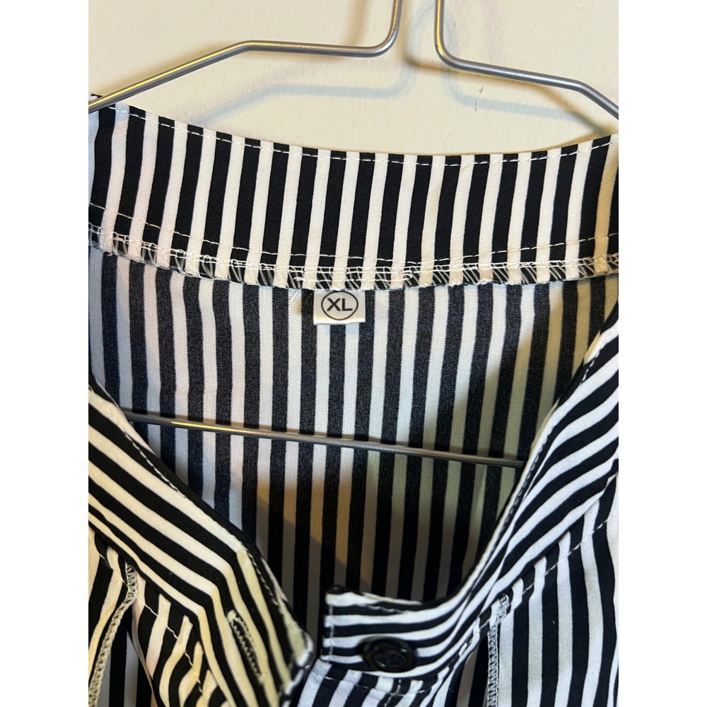 Unbranded Women Blouse Vertical Stripe Black White XL - Picture 2 of 6